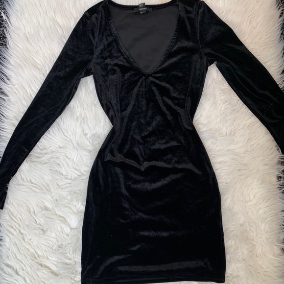 Black velvet mini dress - Picture 1 of 2